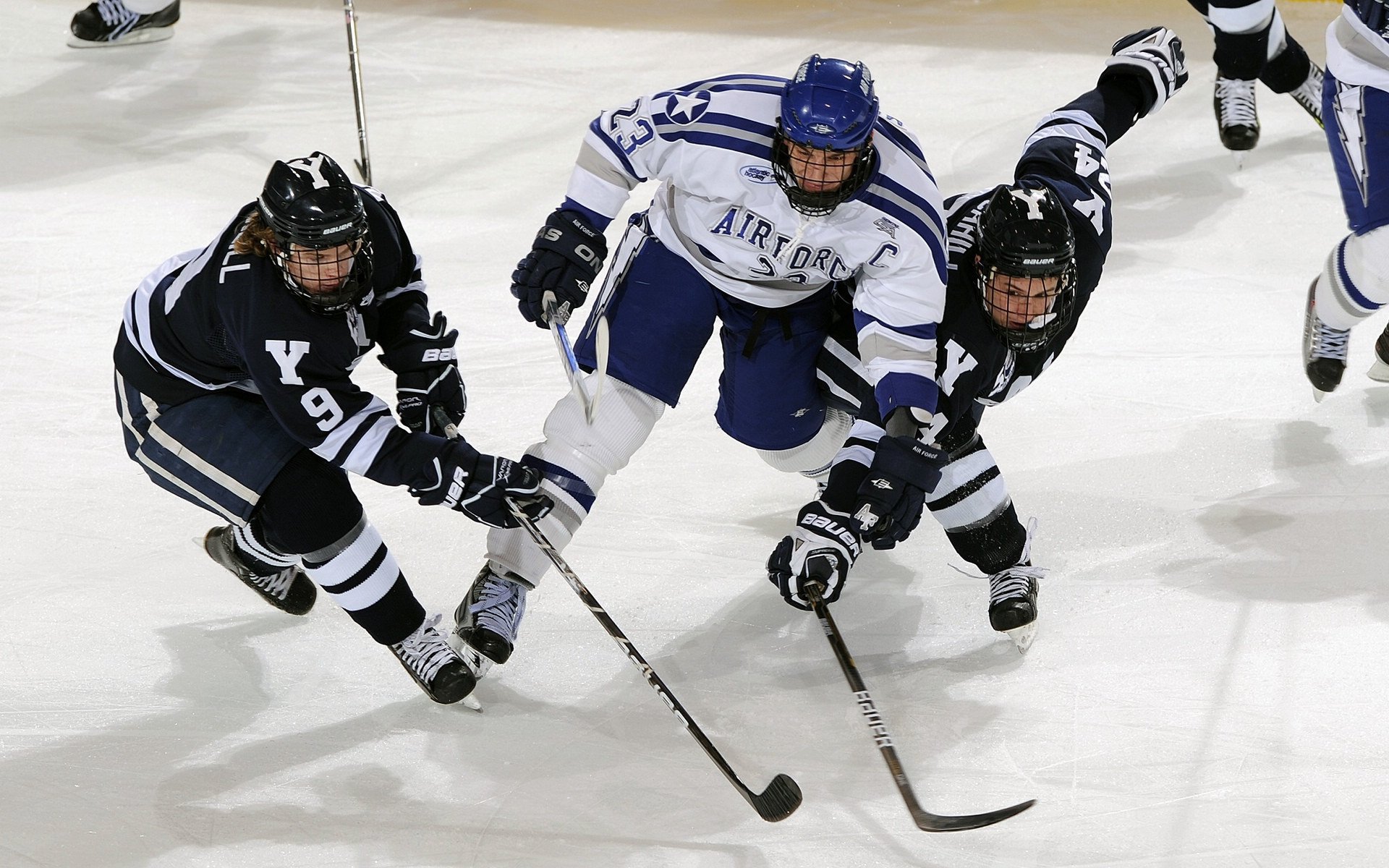 _运动员心理辅导的重要性：赛场内外的心理战_，运动员心里训练应注意哪几个主要问题